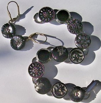 Button Bracelet 2