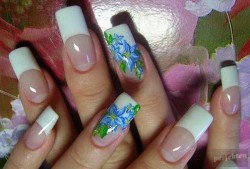 Интересные искусственные ногти Интересные искусственные ногти