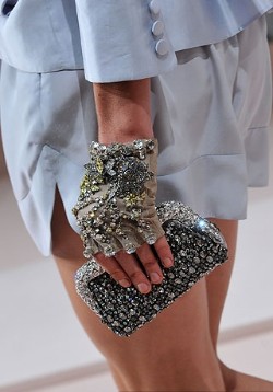 Клатч – актуальный аксессуар для стильной девушки Клатч – актуальный аксессуар для стильной девушки