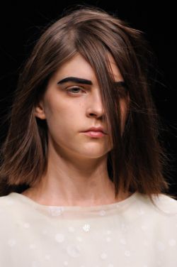 Модные прически весны 2013а