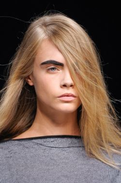 Модные прически весны 2013б