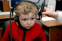 Что нужно знать о детской тугоухости?