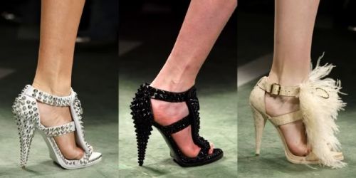 босоножки с шипами