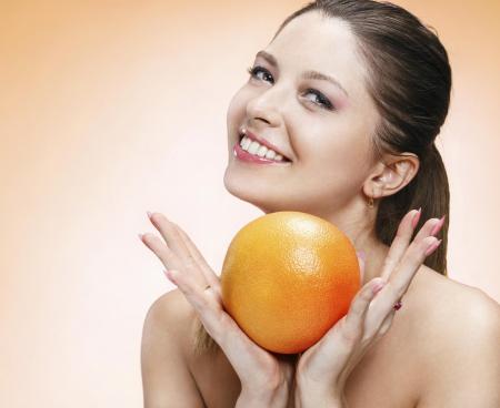 Стереть всё лишнее! Как ухаживать за жирной кожей