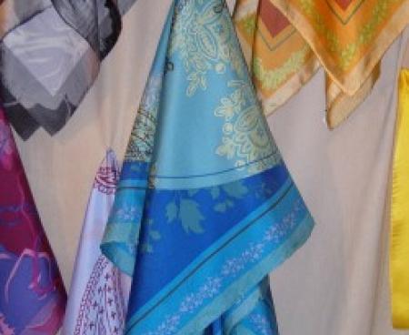 Одежда с логотипом Одежда с логотипом